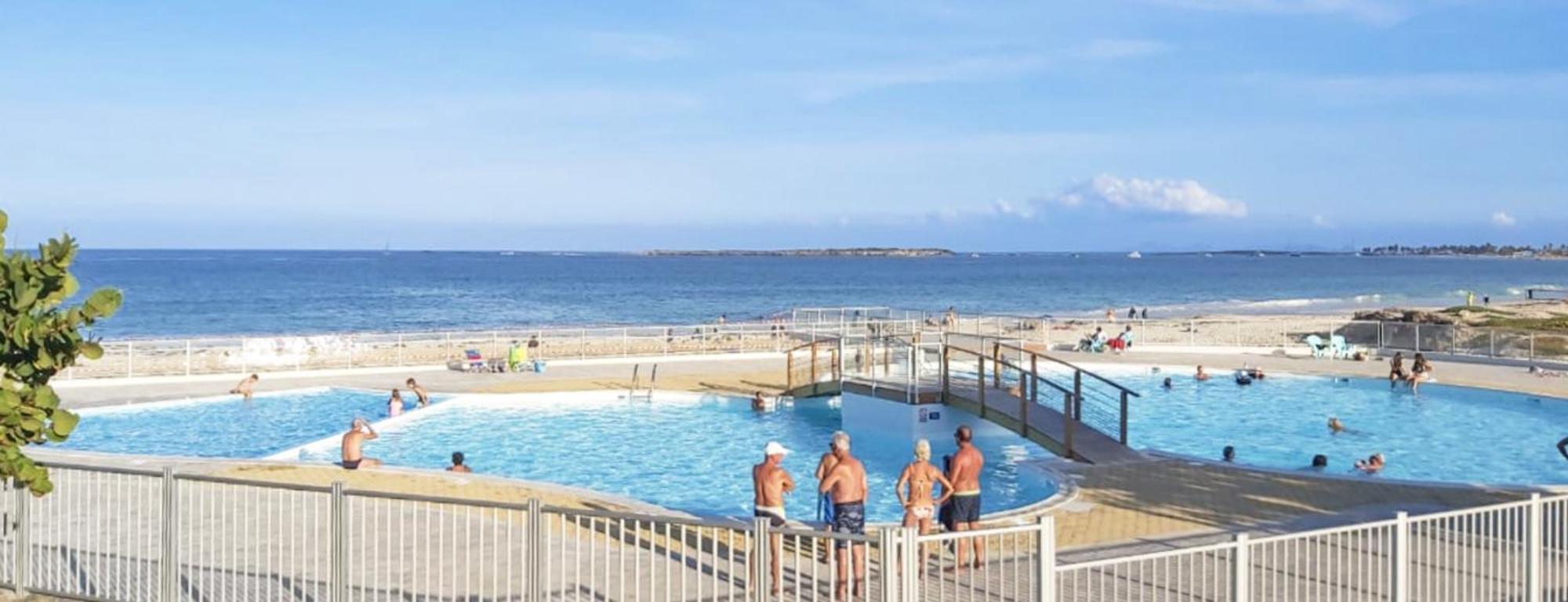 퀼드삭 Front Line Unit 520 Ft2 - 48 M2, On Second Floor, Stunning Ocean View 아파트 외부 사진